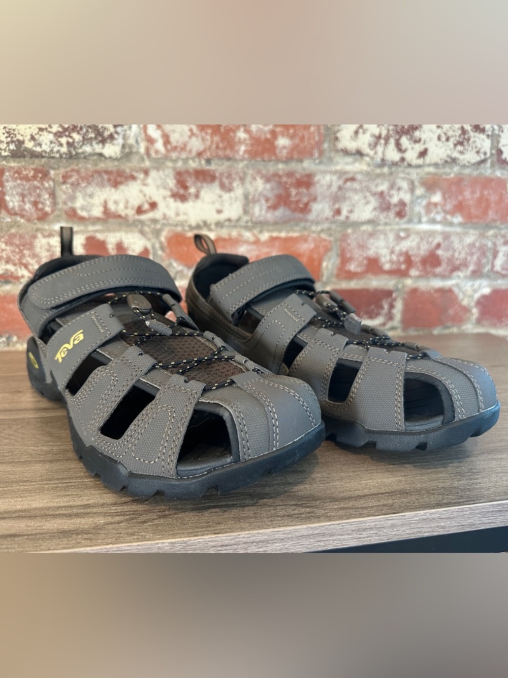 Men’s Teva Forebay Water Sandal Size 10